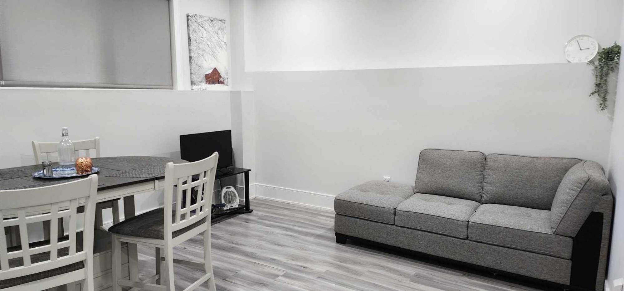 Scarborough New 2-Bedroom Basement โตรอนโต ภายนอก รูปภาพ